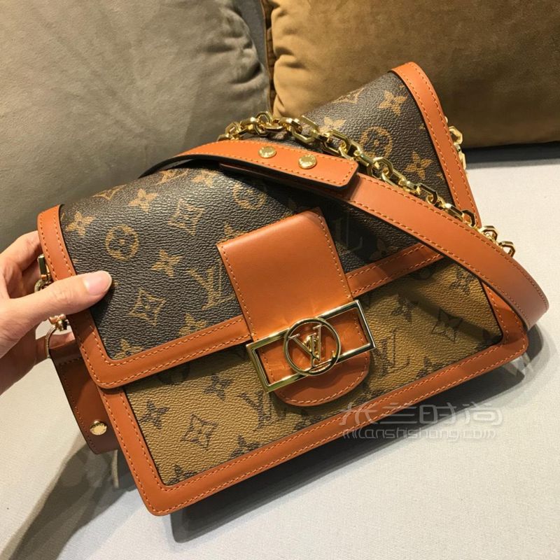 南台和广州高仿包哪个好？在哪里可以买高仿包包？蔻驰高仿与正品比较？